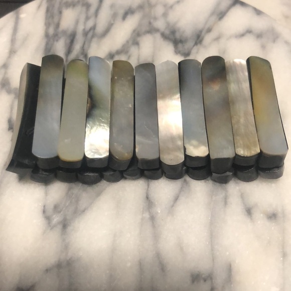 𝅺vtg Grey Iridescent Mother of Pearl Stick Stretch Bracelet 6” - Picture 2 of 6